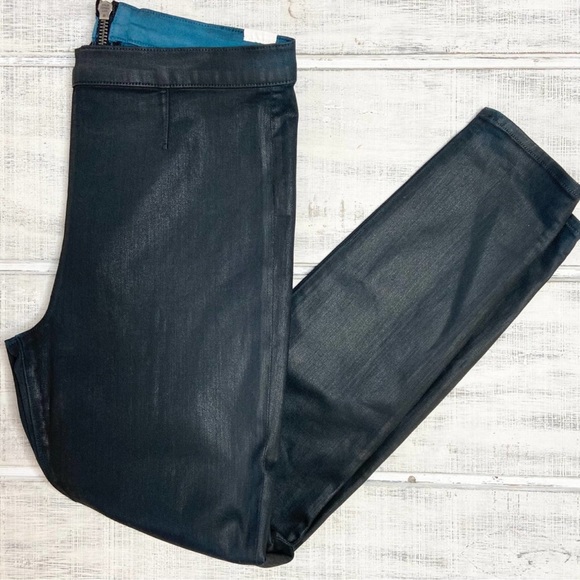 5. Lovers + Friends Jesse Skinny Legging Jean In
Freeman Wash - Picture 6 of 11